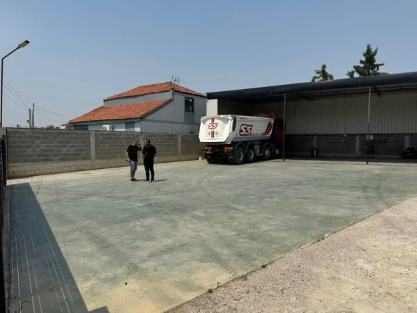 Tirane, jepet me qera garazh | post parkimi , 470 m² 1.000 € (Paskuqan)