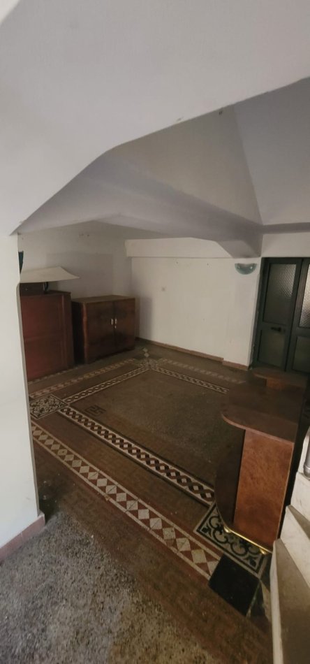 Tirane, jepet me qera Vile 3 kate per biznes, 210 m² 1.500 € (Te gjimnazi Partizani)
