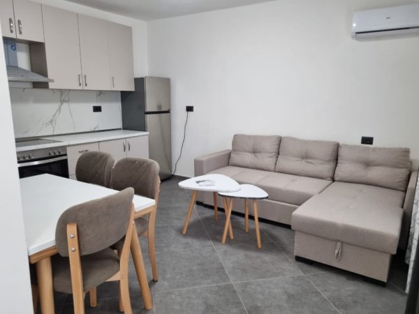 Tirane, jepet me qera apartament 2+1 Kati 2, 80 m² 650 € (Rruga Bardhyl)