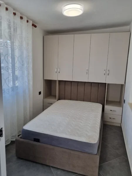 Tirane, jepet me qera apartament 2+1 Kati 2, 80 m² 650 € (Rruga Bardhyl)