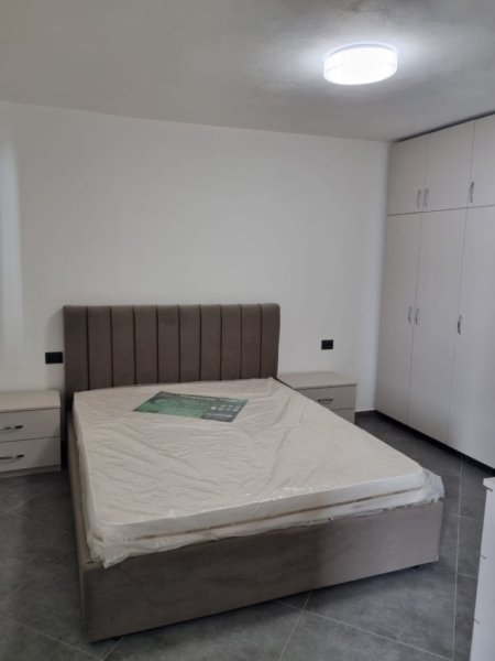 Tirane, jepet me qera apartament 2+1 Kati 2, 80 m² 650 € (Rruga Bardhyl)