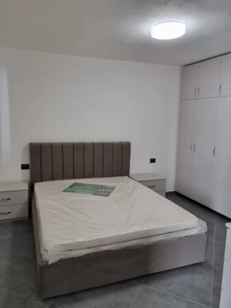 Tirane, jepet me qera apartament 2+1 Kati 2, 80 m² 650 € (Rruga Bardhyl)
