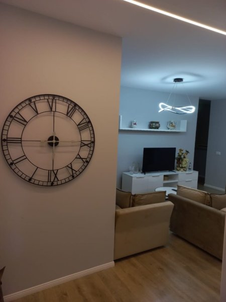 Tirane, jepet me qera apartament 1+1 Kati 1, 60 m² 60.000 LEKE (KOMUNA E PARISIT)