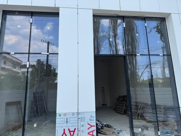 Tirane, shitet dyqan Kati 0, 68 m² 238.000 € (Bulevardi i Ri)