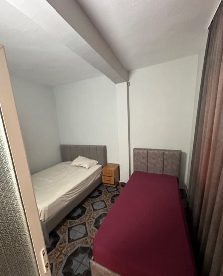 Tirane, jepet me qera apartament 2+1 Kati 1, 100 m² 550 € (Rruga e Kavajës)