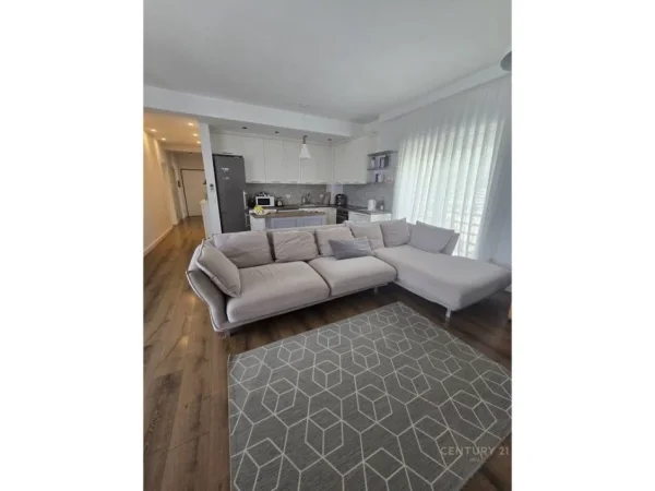Tirane, jepet me qera apartament 3+1 Kati 2, 124 m² 1.000 € (Kodra e Diellit)