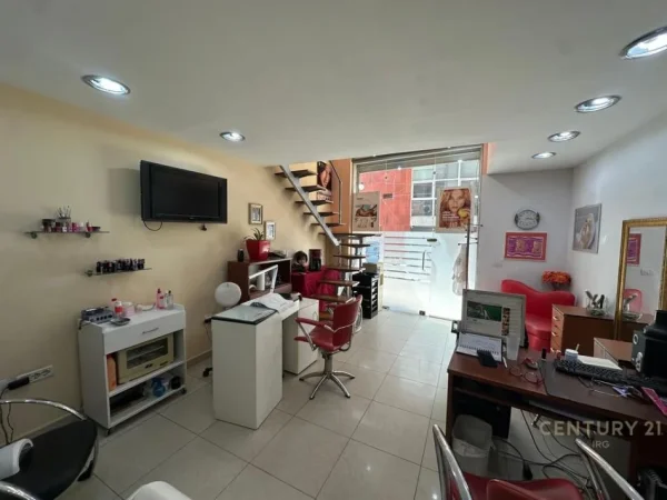 Tirane, shitet dyqan Kati 0, 40 m² 145.000 € (Rr.e Elbasanit)