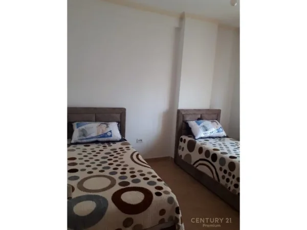Tirane, jepet me qera apartament 2+1+Aneks+Ballkon Kati 3, 107 m² 800 € (Kopshti Botanik)