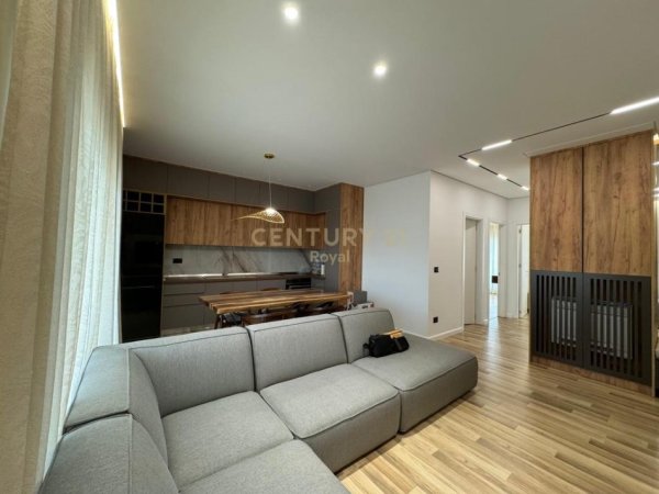 Tirane, jepet me qera apartament 2+1+Aneks+Ballkon Kati 3, 100 m² 1.600 € (TEG)