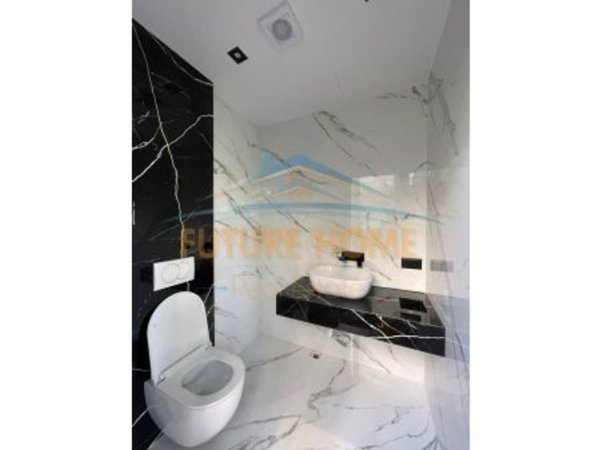 Tirane, jepet me qera ambjent biznesi Kati 2, 117 m² 1.500 € (Don Bosko)