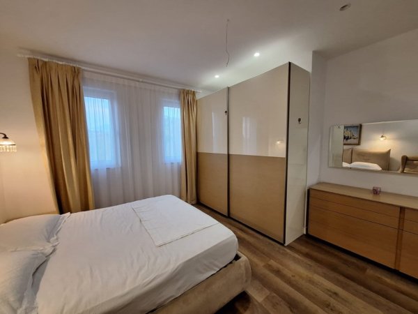 Tirane, jepet me qera Vile 3 Katshe Kati 2, 500 m² 1.800 € 