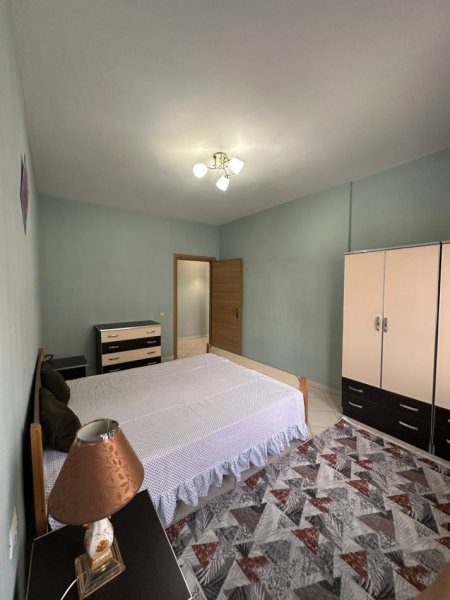 Tirane, jepet me qera apartament 2+1+Ballkon Kati 3, 106 m² 50.000 € (Loni Ligori)