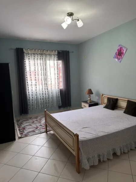 Tirane, jepet me qera apartament 2+1+Ballkon Kati 3, 106 m² 500 € (Loni Ligori)