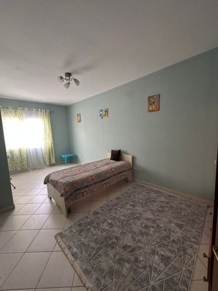 Tirane, jepet me qera apartament 2+1+Ballkon Kati 3, 106 m² 50.000 € (Loni Ligori)