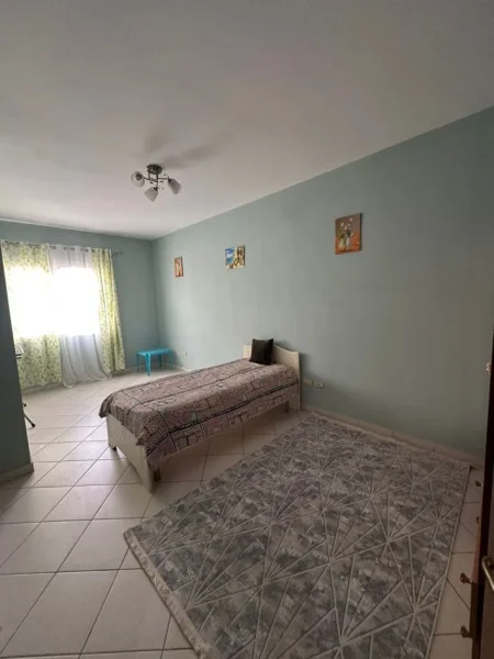 Tirane, jepet me qera apartament 2+1+Ballkon Kati 3, 106 m² 500 € (Loni Ligori)