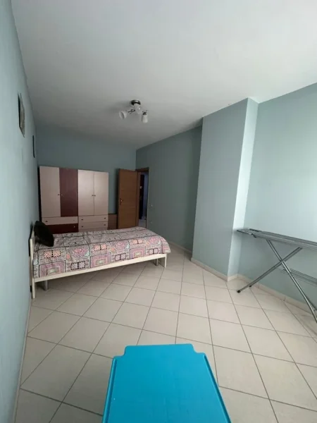 Tirane, jepet me qera apartament 2+1+Ballkon Kati 3, 106 m² 500 € (Loni Ligori)