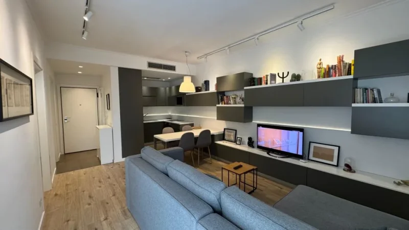 Tirane, shitet apartament 2+1 Kati 2, 77 m² 