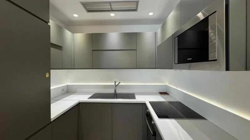 Tirane, shitet apartament 2+1 Kati 2, 77 m² 