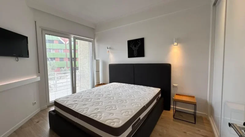 Tirane, shitet apartament 2+1 Kati 2, 77 m² 