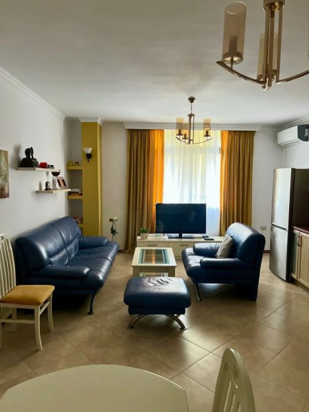 Tirane, jepet me qera apartament 2+1 Kati 8, 78 m² 750 € (Qendër)