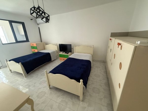 Tirane, jepet me qera apartament 1+1 Kati 1, 50 m² 220 € (Sauk i Ri)