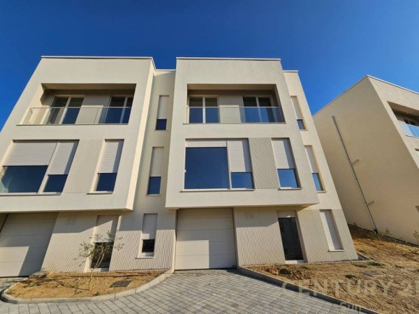 Tirane, jepet me qera Vile 1 Katshe , 335 m² 1.200 € (Farke , ABA Residence)