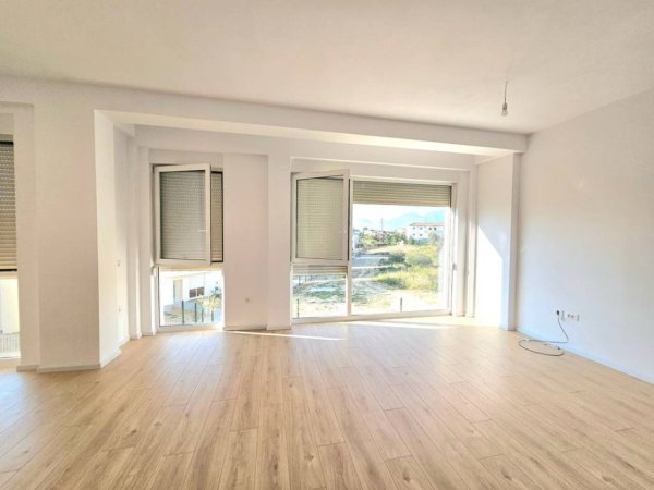 Tirane, jepet me qera Vile 1 Katshe , 335 m² 1.200 € (Farke , ABA Residence)