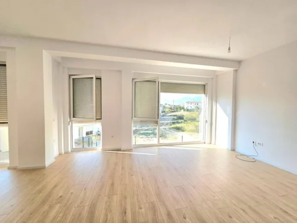 Tirane, jepet me qera Vile 1 Katshe , 335 m² 1.200 € (Farke , ABA Residence)