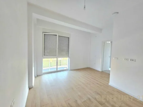 Tirane, jepet me qera Vile 1 Katshe , 335 m² 1.200 € (Farke , ABA Residence)