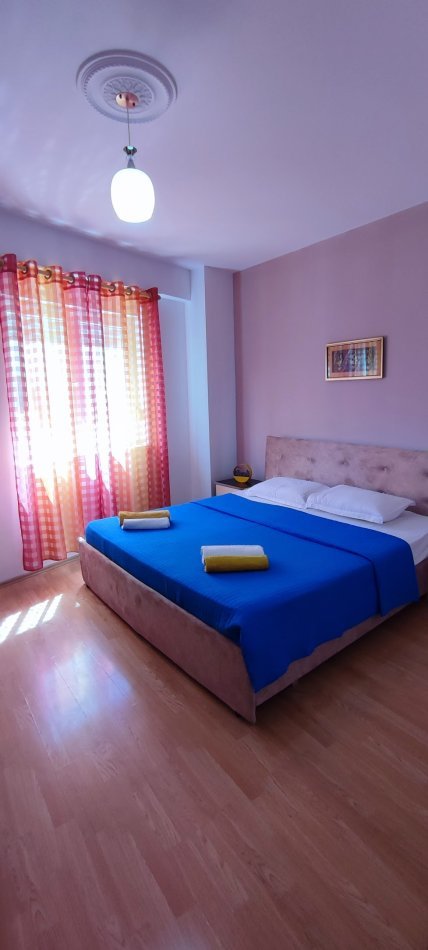 Tirane, jepet me qera apartament 1+1 Kati 1, 65 m² 500 € (Rruga Ndre Mjeda ,21 Dhjetori)