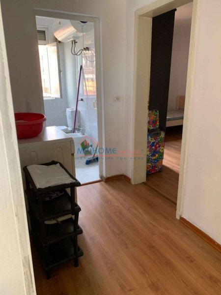 Tirane, jepet me qera apartament 1+1+Ballkon Kati 4, 56 m² 480 € (Rruga Qemal Stafa)