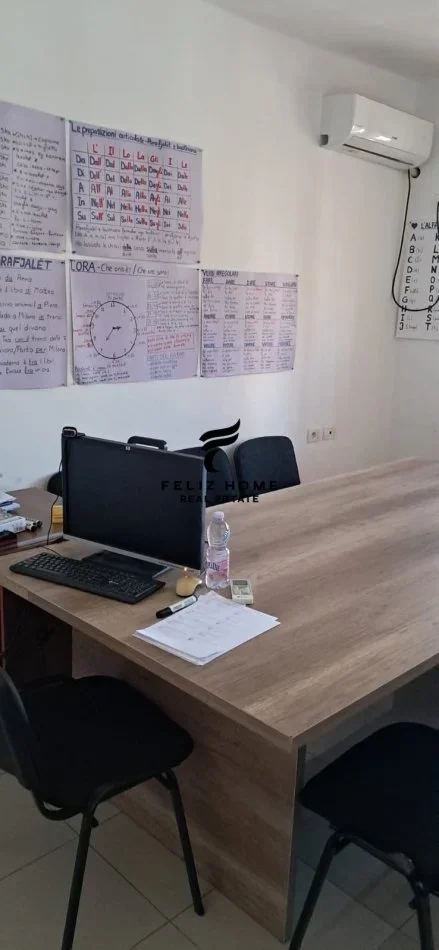 Tirane, jepet me qera zyre Kati 2, 70 m² 900 € (21 dhjetori)