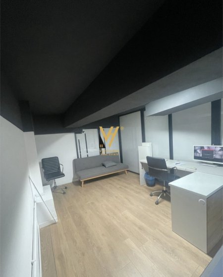 Tirane, jepet me qera dyqan Kati 0, 141 m² 1.100 € (5 MAJI)