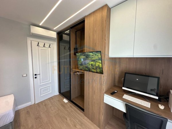 Tirane, jepet me qera apartament 2+1 Kati 8, 100 m² 1.200 € (Rruga e Elbasanit)