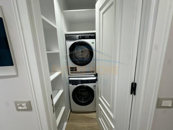 Tirane, jepet me qera apartament 2+1 Kati 8, 100 m² 1.200 € (Rruga e Elbasanit)