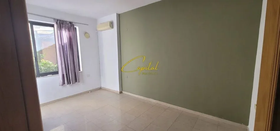 Tirane, jepet me qera ambjent biznesi Kati 2, 240 m² 1.500 € (SELVIA)