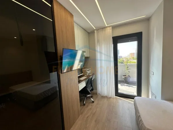 0683487469 Tirane, jepet me qera apartament 2+1 Kati 8, 100 m² 1.200 € (Rruga e Elbasanit)