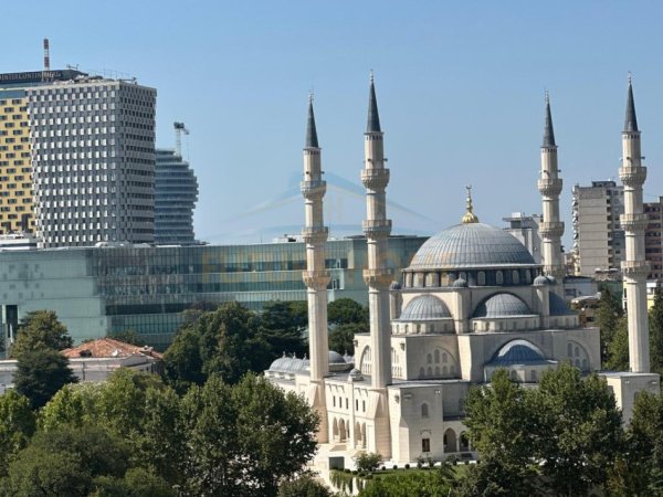 Tirane, jepet me qera apartament 2+1+Ballkon Kati 8, 100 m² 1.200 € (Rruga e Elbasanit)