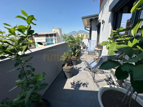 Tirane, jepet me qera apartament 2+1+Ballkon Kati 8, 100 m² 1.200 € (Rruga e Elbasanit)