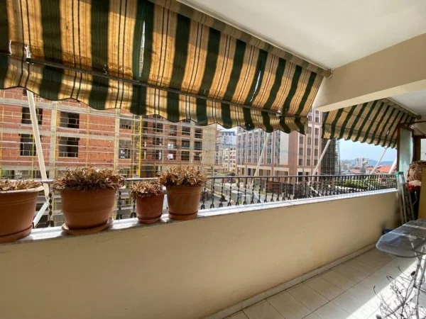 0683487469 Tirane, jepet me qera apartament 2+1 Kati 2, 95 m² 600 € (Rruga Dritan Hoxha , Prane Universitetit Zoja e Keshillit)