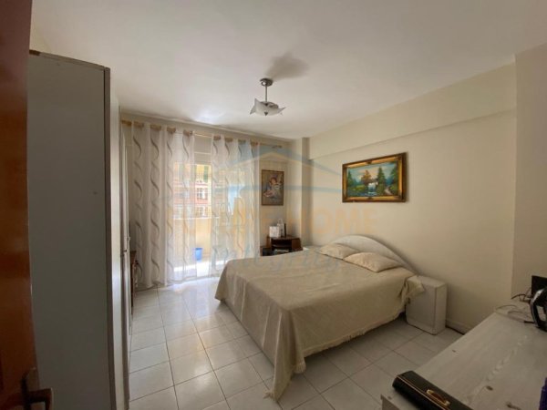 Tirane, jepet me qera apartament 2+1 Kati 2, 101 m² 600 € (Rruga Dritan Hoxha,Universitetit Zoja e Këshillit të Mirë)