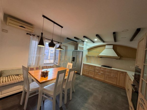 Durres, shitet apartament duplex 2+1 Kati 3, 135.000 € 