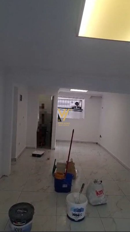 Tirane, jepet me qera zyre Kati -1, 40 m² 500 € (ISH EKSPOZITA)