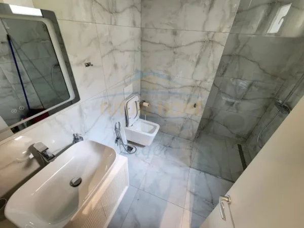 0683487469 Tirane, jepet me qera apartament 2+1 Kati 1, 115 m² 1.200 € (Liqeni i Thate , Rruga Hamdi Garunja)