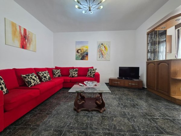 Tirane, jepet me qera apartament 1+1 Kati 3, 450 € (rruga bardhyl)