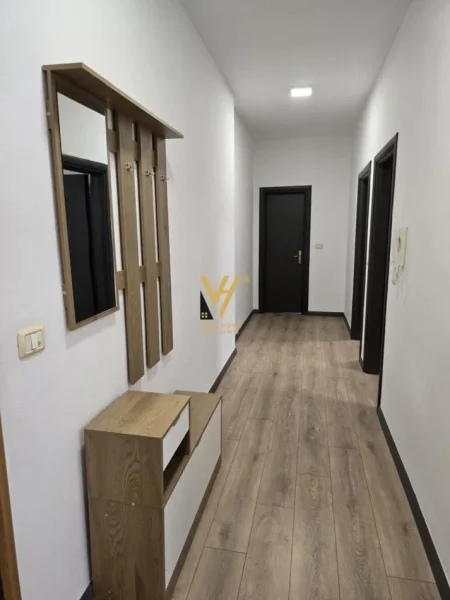 Tirane, jepet me qera apartament 2+1+Ballkon Kati 5, 90 m² 650 € (KRISTAL CENTER)