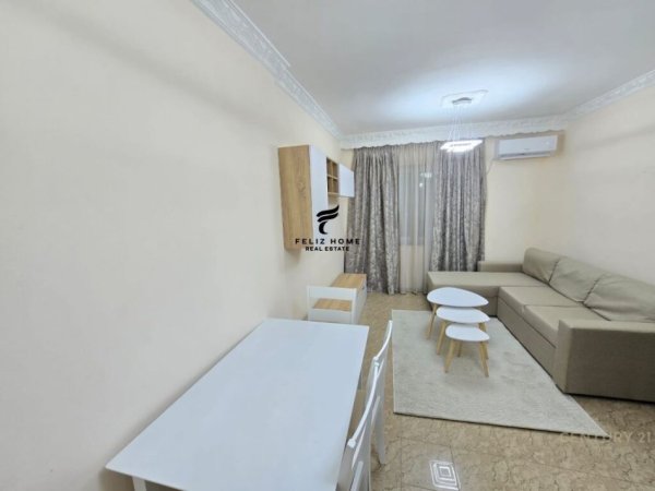 Tirane, jepet me qera apartament 2+1 Kati 8, 90 m² 600 € (ISH EKSPOZITA)