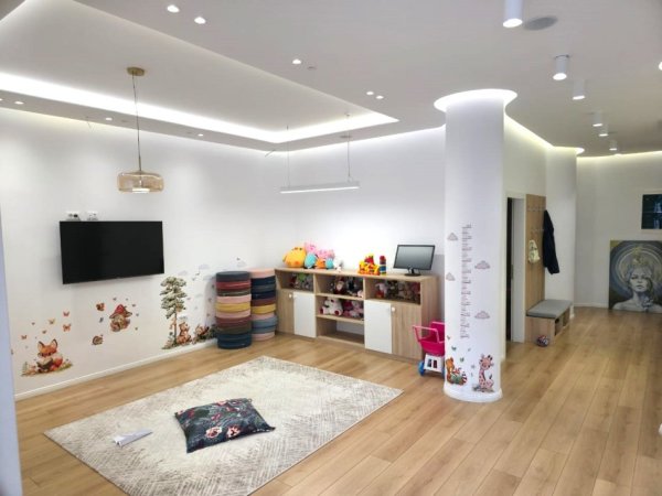 Jepet Vile 2-kateshe me Qera ne Komunen e Parisit Kati 2, 200 m² 2.500 Euro