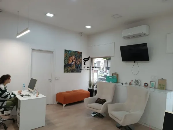 Shqiperi, jepet me qera dyqan Kati 0, 55 m² 800 € (RRUGA BARDHYL)