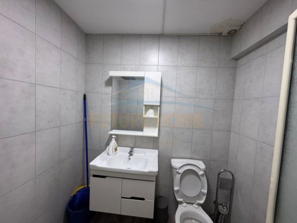 Durres, jepet me qera vetem 1 dhome 1 Katshe Kati 0, 450 € 